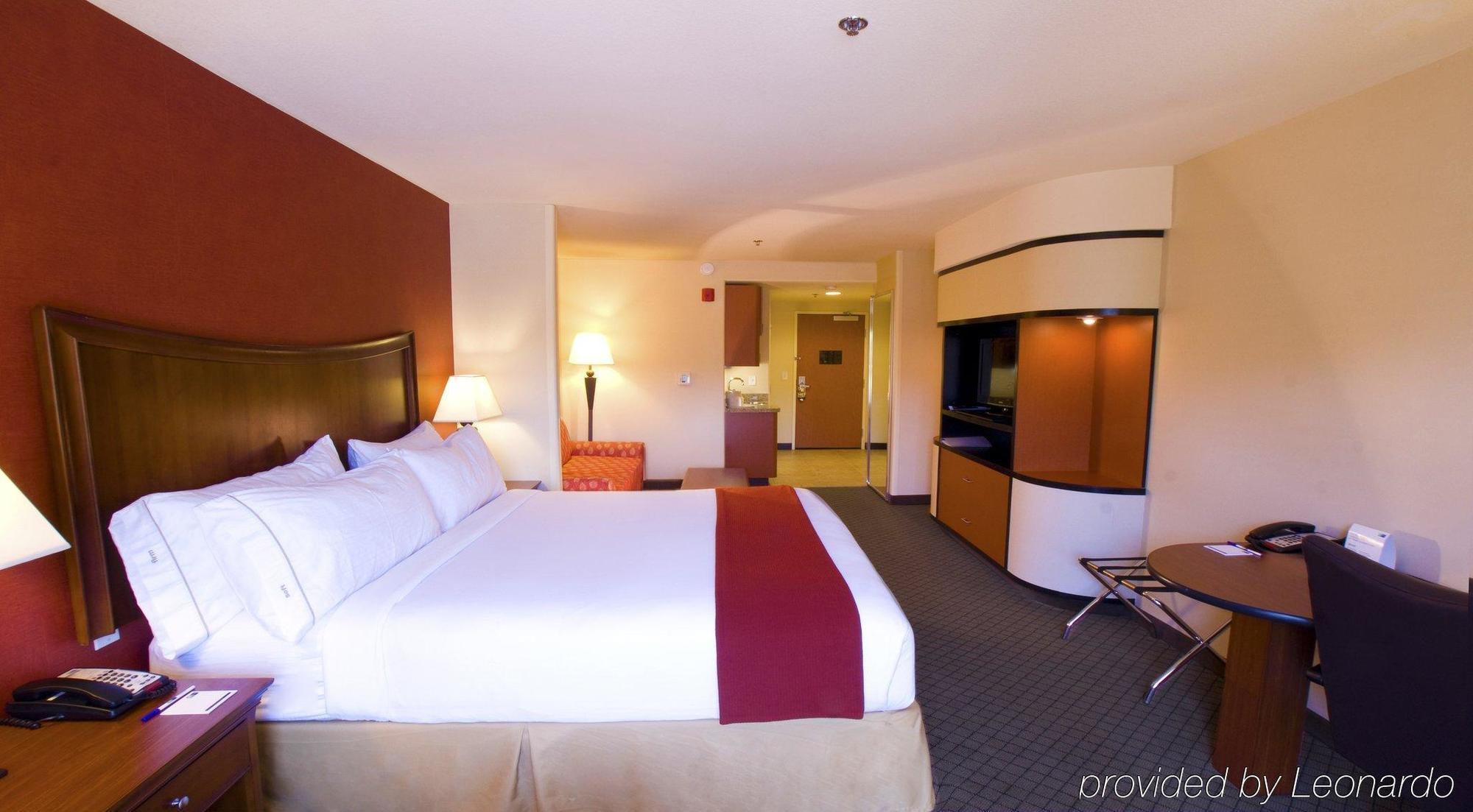 Holiday Inn Express Hotel & Suites Lincoln-Roseville Area, An Ihg Hotel Exterior foto