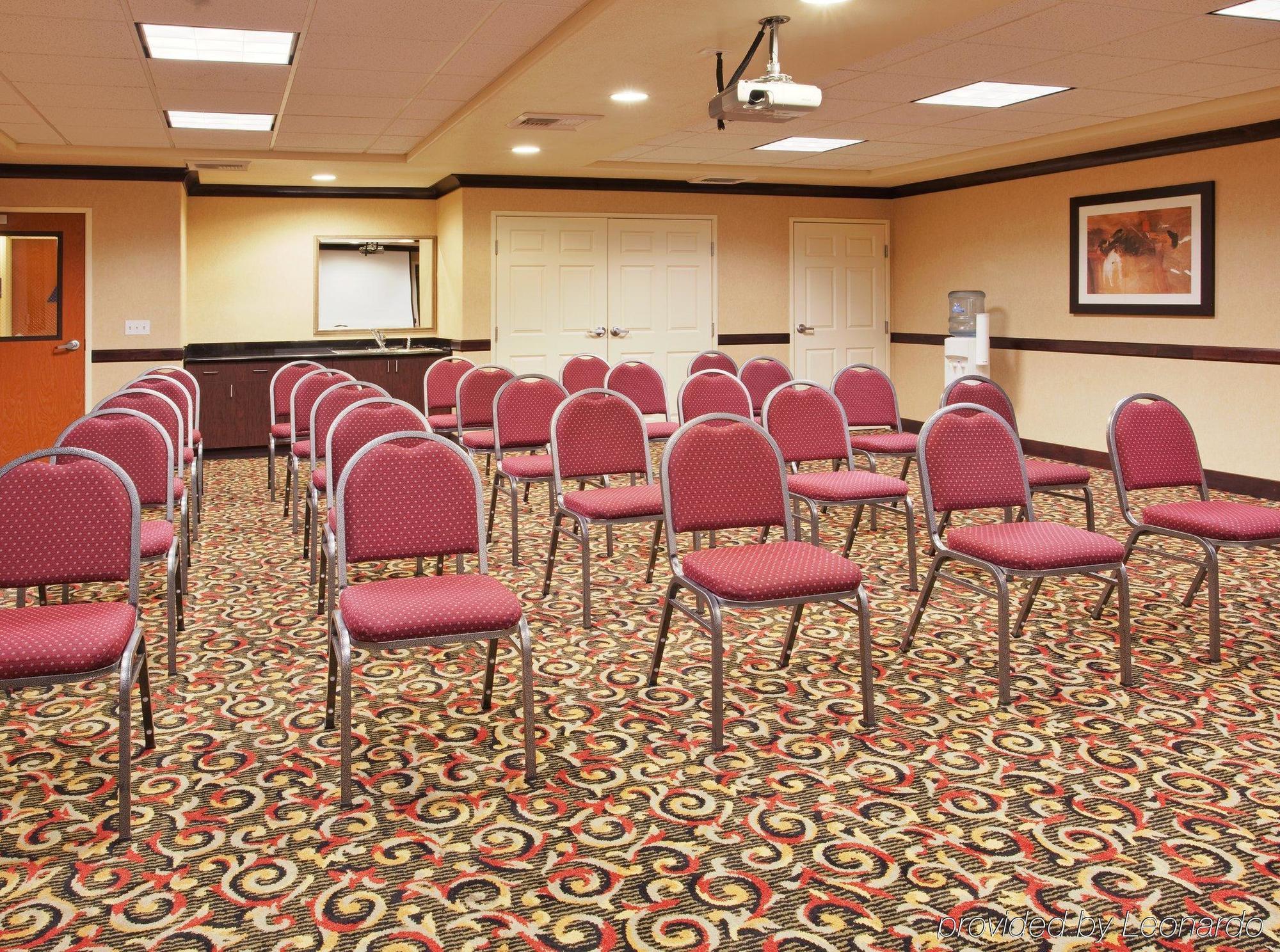 Holiday Inn Express Hotel & Suites Lincoln-Roseville Area, An Ihg Hotel Exterior foto