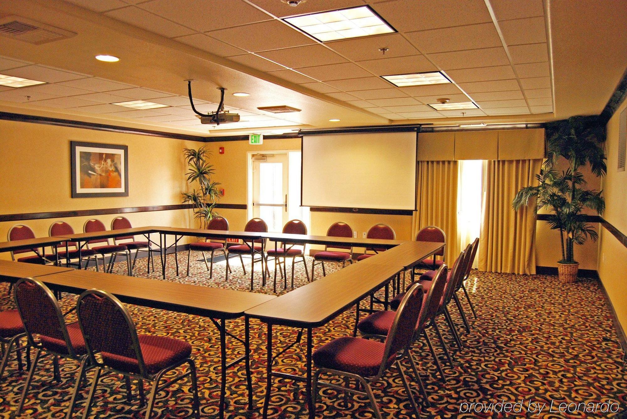 Holiday Inn Express Hotel & Suites Lincoln-Roseville Area, An Ihg Hotel Exterior foto